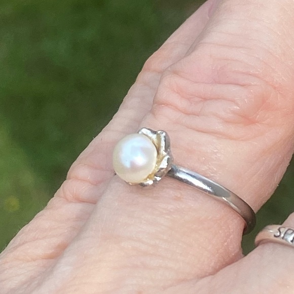 Cultured Pearl ring silver plated 6 mm Pearl adjustable size 7 - 8.5 - Picture 6 of 16